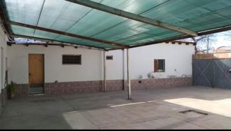 ✅ATENCION Oferta. Vendo Complejo 8 posibles Locaciones. Ideal turismo, para Hostel, o locacion diaria, O geriatrico o etc. Cuenta con Terreno de 503 m2 y 305 m2 cubiertos. Sin edificar 198 m2. A 3 cuadras de Av. Rivadavia en Ciudad San Rafael.
