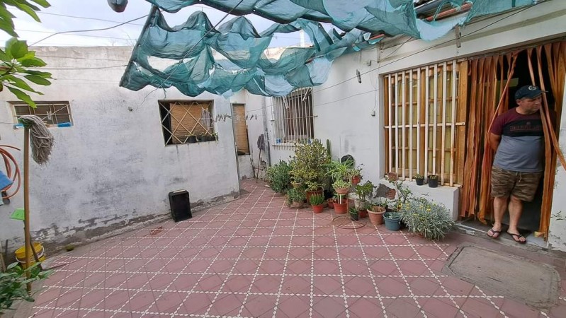 ✅ATENCION Oferta. Vendo Complejo 8 posibles Locaciones. Ideal turismo, para Hostel, o locacion diaria, O geriatrico o etc. Cuenta con Terreno de 503 m2 y 305 m2 cubiertos. Sin edificar 198 m2. A 3 cuadras de Av. Rivadavia en Ciudad San Rafael.
