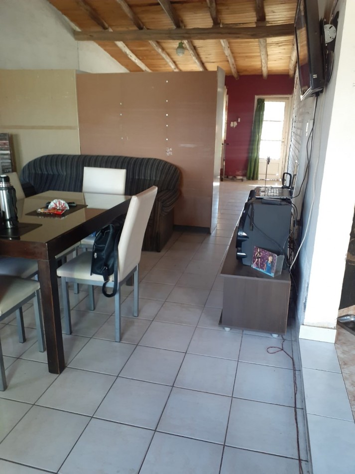 OPORTUNIDAD VENDO CASA + QUINCHO + TINGLADO 630 m² a 6 km de San Rafael. Zona a metros de Adolfo Calle.