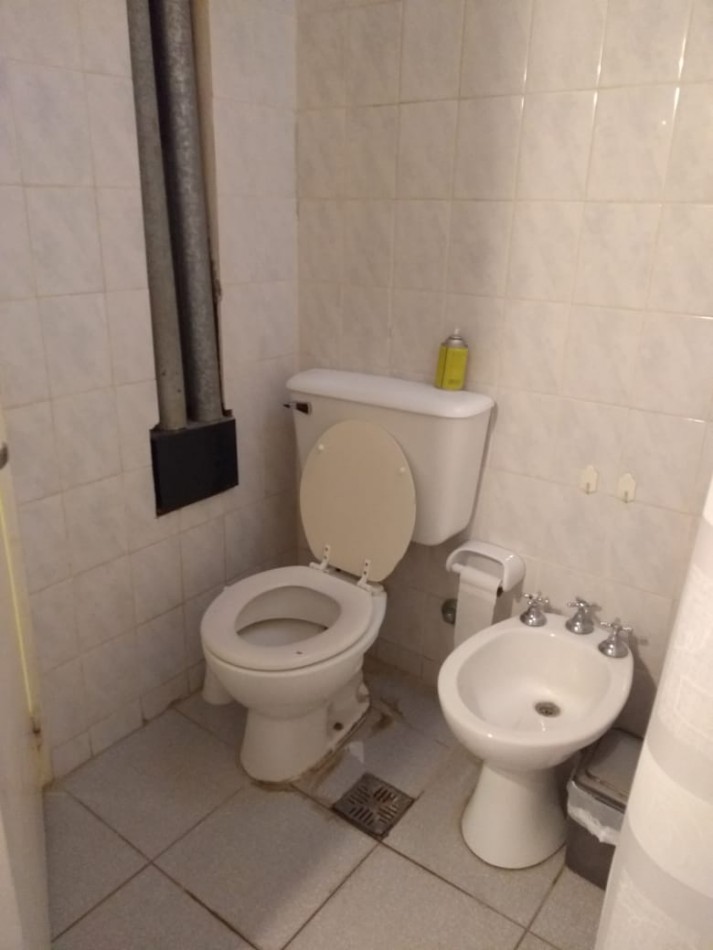 ATENCION CASA AMPLIA 3 dormitorios, 2 baño, garaje 2 vehiculos. San Rafael.