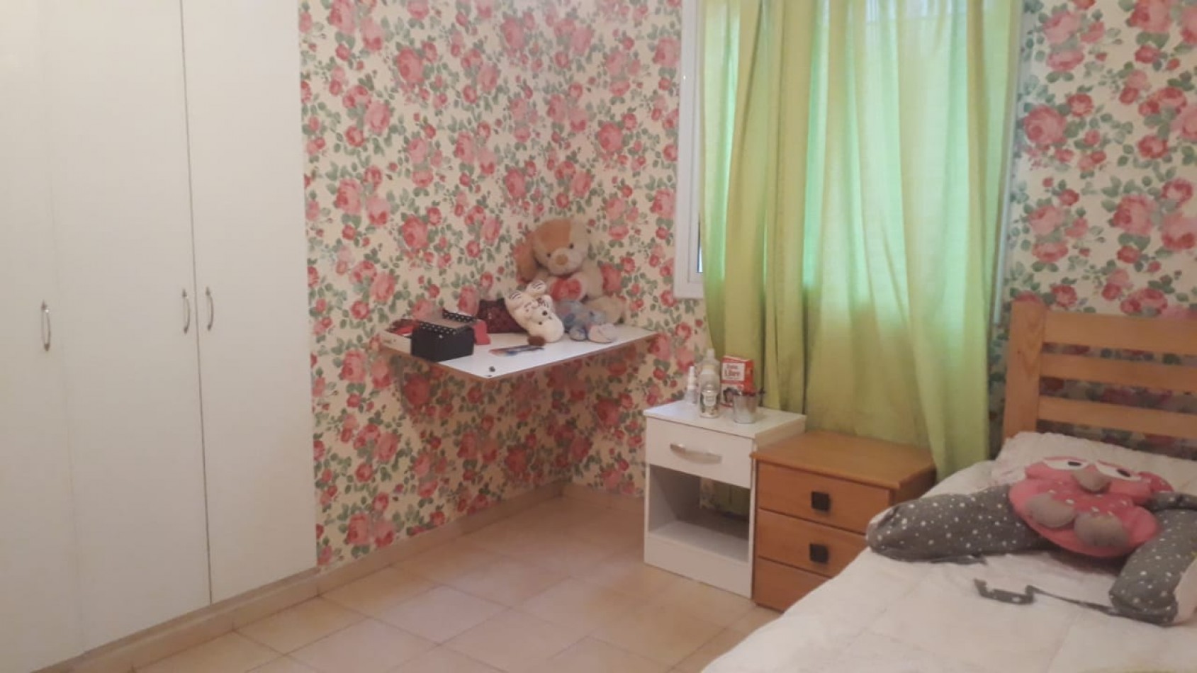 ATENCION CASA AMPLIA 3 dormitorios, 2 baño, garaje 2 vehiculos. San Rafael.