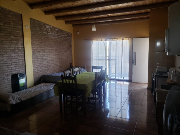 ¡ATENCION INVERSOR! SE VENDE COMPLEJO de 4 departamentos nuevos + Salon Comercial amplio + 4 COCHERAS Zona Universidades
