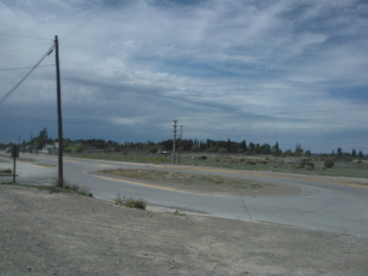 IMPORTANTE PROPIEDAD 4 HAS SOBRE 25 DE MAYO EN TRELEW, zona Urbana, TODO LOS SERVICIOS sobre Avenida, Canal principal de riego.