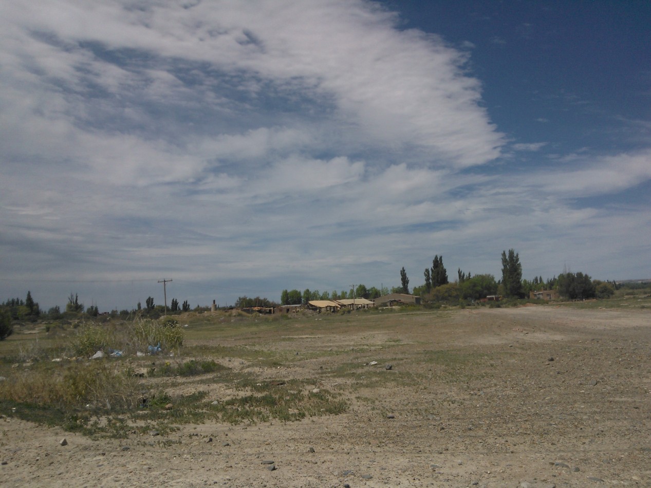 IMPORTANTE PROPIEDAD 4 HAS SOBRE 25 DE MAYO EN TRELEW, zona Urbana, TODO LOS SERVICIOS sobre Avenida, Canal principal de riego.