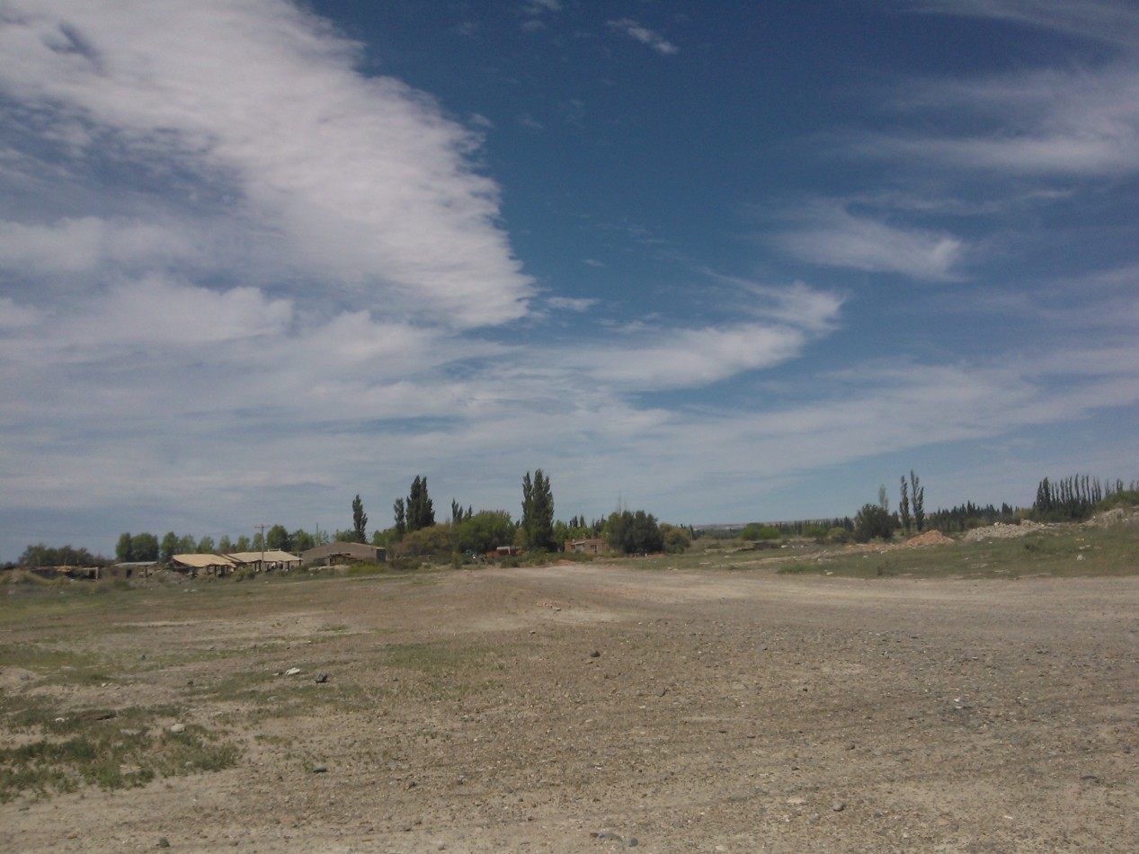 IMPORTANTE PROPIEDAD 4 HAS SOBRE 25 DE MAYO EN TRELEW, zona Urbana, TODO LOS SERVICIOS sobre Avenida, Canal principal de riego.