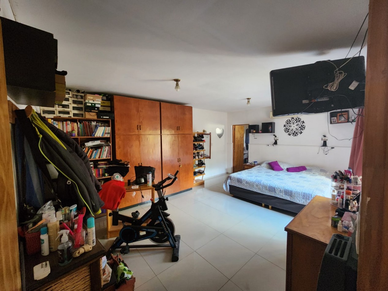 Vendo o Permuta CASA Amplia + LOCAL. A POCAS CUADRAS DEL CENTRO DE San Rafael. Permuta