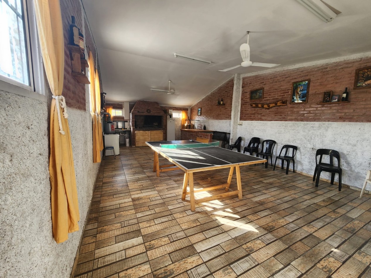 Vendo o Permuta CASA Amplia + LOCAL. A POCAS CUADRAS DEL CENTRO DE San Rafael. Permuta