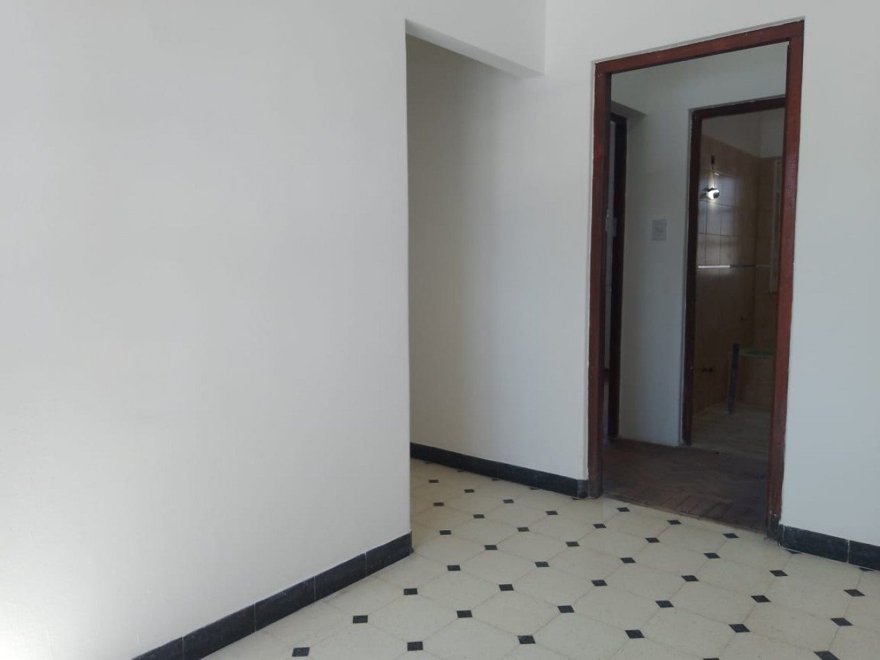 VENDO Departamento AMPLIO Centrico , con Cochera. Zona Rivadavia. San Rafael Mendoza