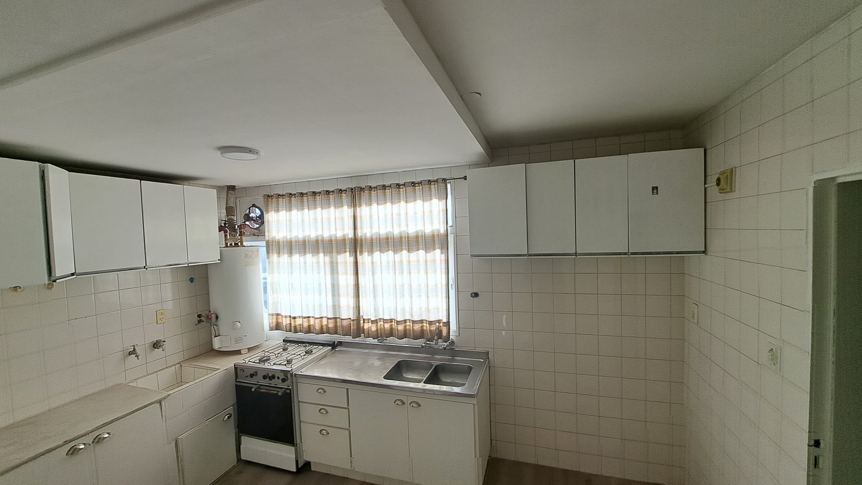 OPORTUNIDAD Vendo GRAN DEPARTAMENTO 3 dorm, 2 baños , amplio. San Rafael. Mendosa.