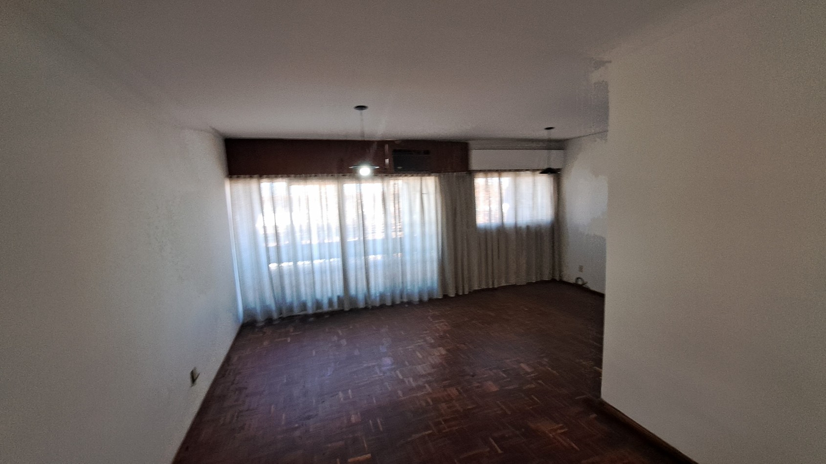 OPORTUNIDAD Vendo GRAN DEPARTAMENTO 3 dorm, 2 baños , amplio. San Rafael. Mendosa.