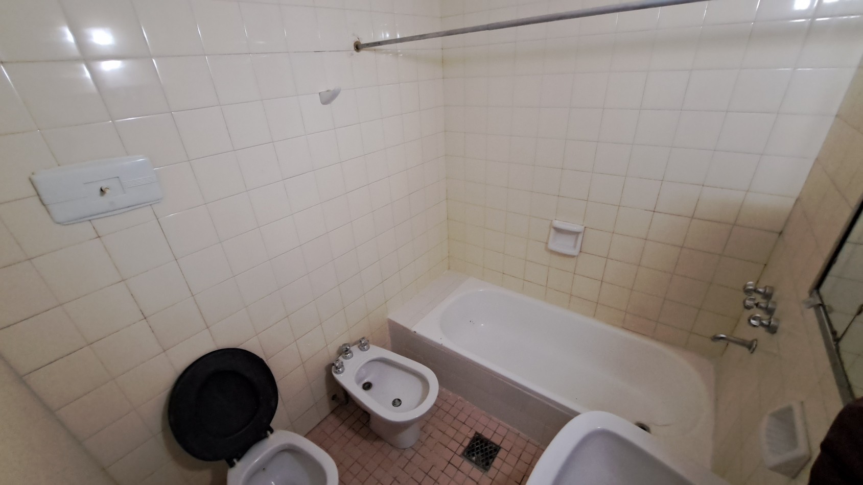 OPORTUNIDAD Vendo GRAN DEPARTAMENTO 3 dorm, 2 baños , amplio. San Rafael. Mendosa.