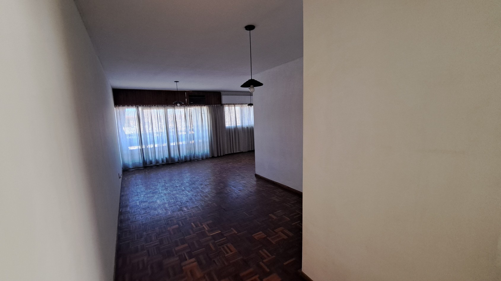 OPORTUNIDAD Vendo GRAN DEPARTAMENTO 3 dorm, 2 baños , amplio. San Rafael. Mendosa.