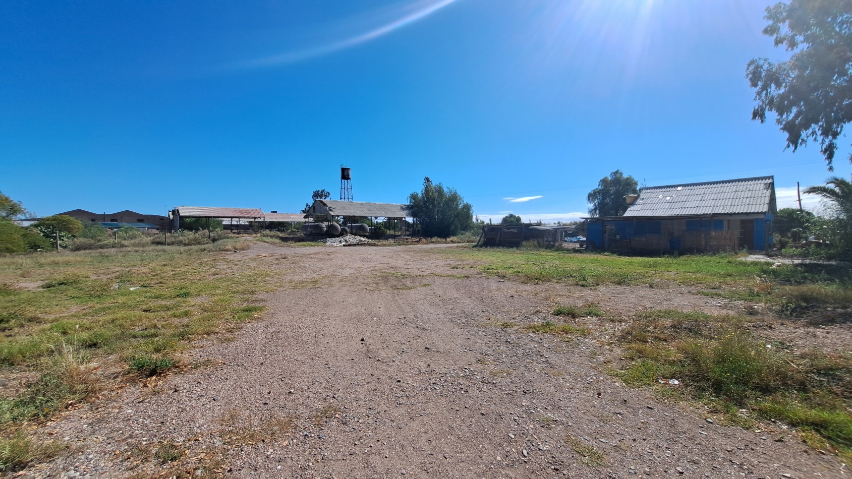 OFERTA Vendo 7.896 m² con 930 m² Semicubierta, INTERESANTE PROPIEDAD EN AVENIDA IDEAL SUPERMERCADO, DEPOSITO, etc San Rafael, Mendoza