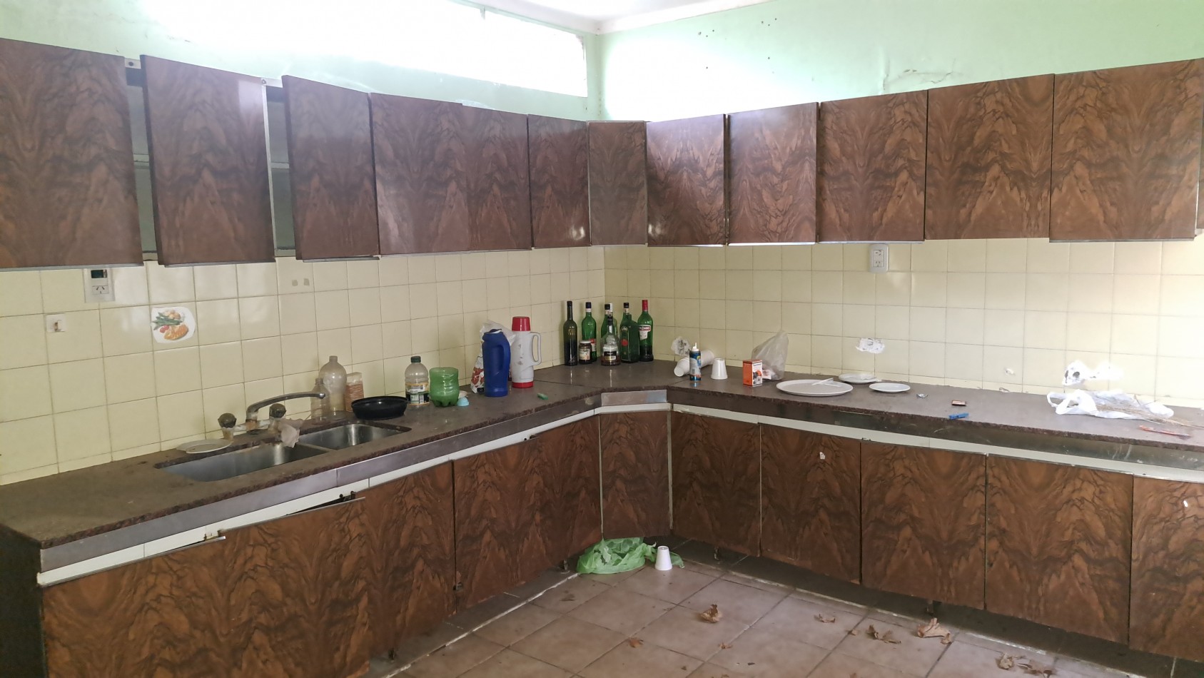 Vendo terreno importante de 600 m² con Galpon 200 y deposito a 4 Cuadras del Centro de San Rafael. Mendoza.