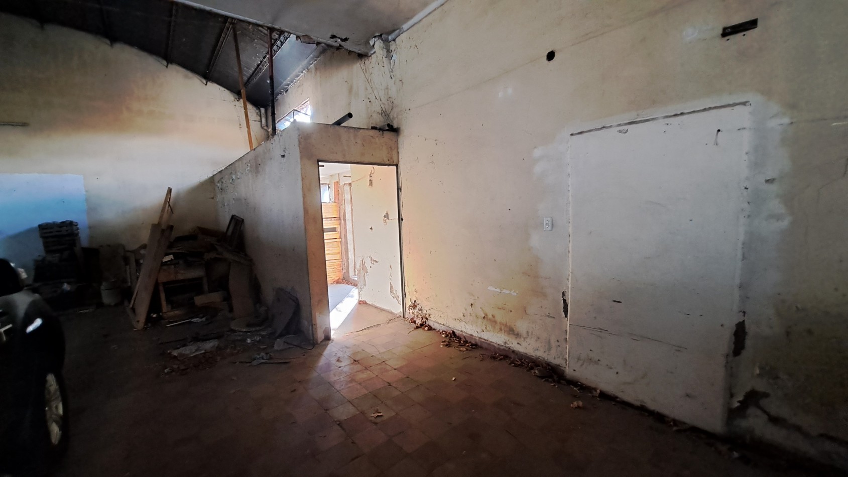 Vendo terreno importante de 600 m² con Galpon 200 y deposito a 4 Cuadras del Centro de San Rafael. Mendoza.