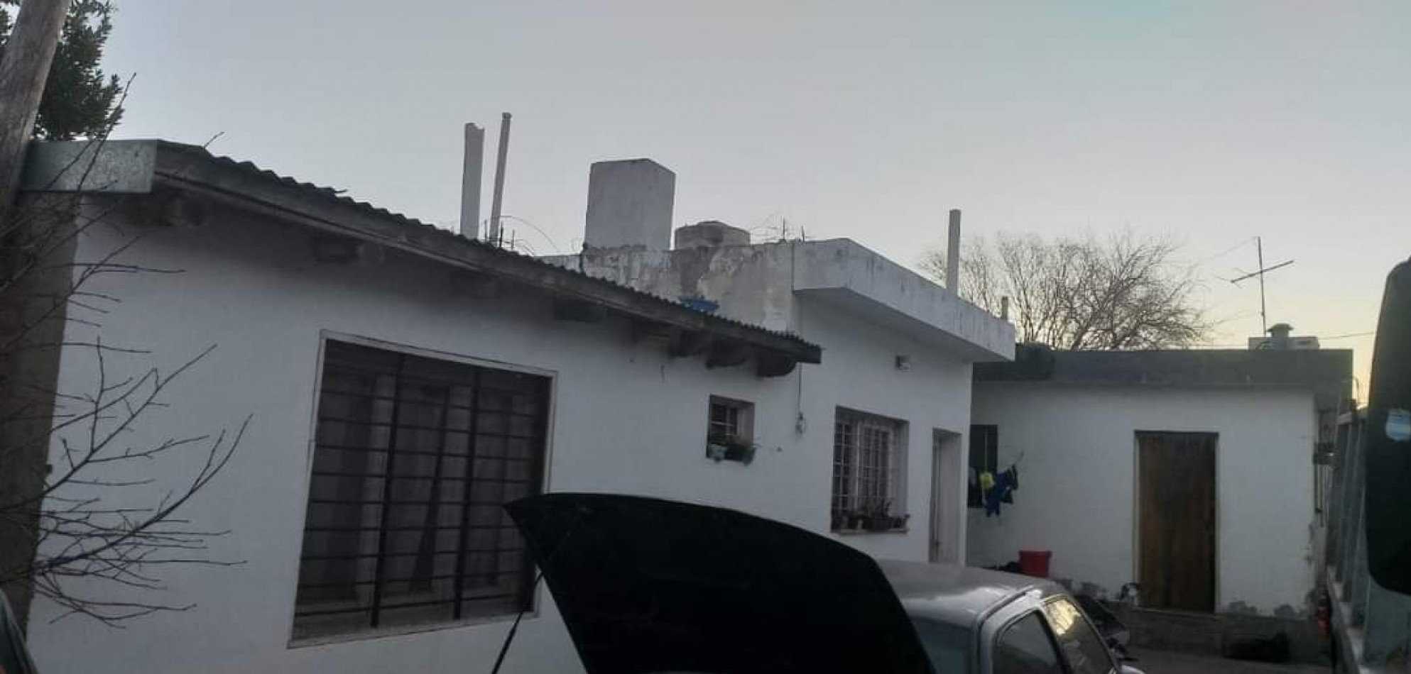 OFERTA Vendo propiedad centrica a 4 cuadras del hotel TOWER con aprox  594 m² de terreno y 153 m² construido + tinglado.  San Rafael