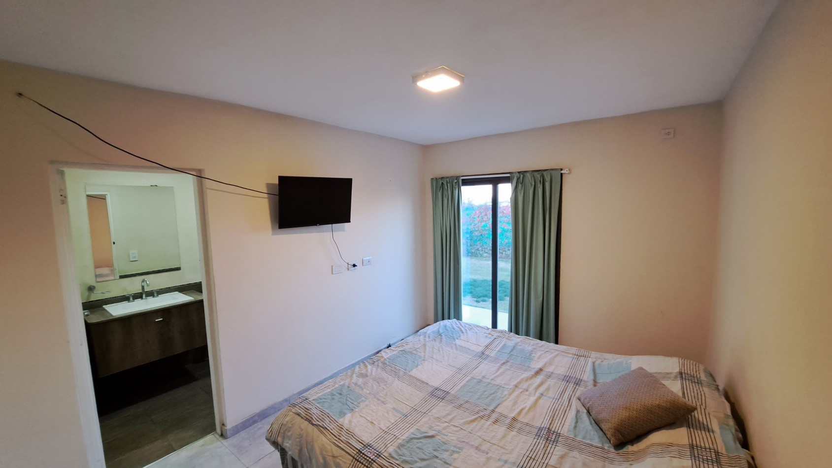 Vendo Casa de 4 dormitorios y 2 baños en Cortadera De La Noria, San Rafael permuta