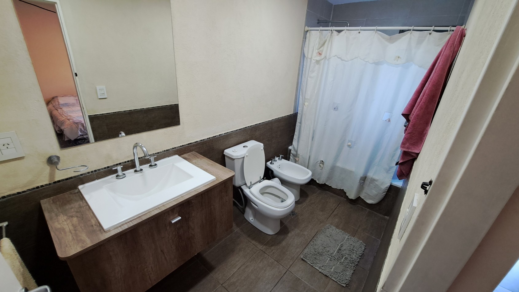 Vendo Casa de 4 dormitorios y 2 baños en Cortadera De La Noria, San Rafael permuta
