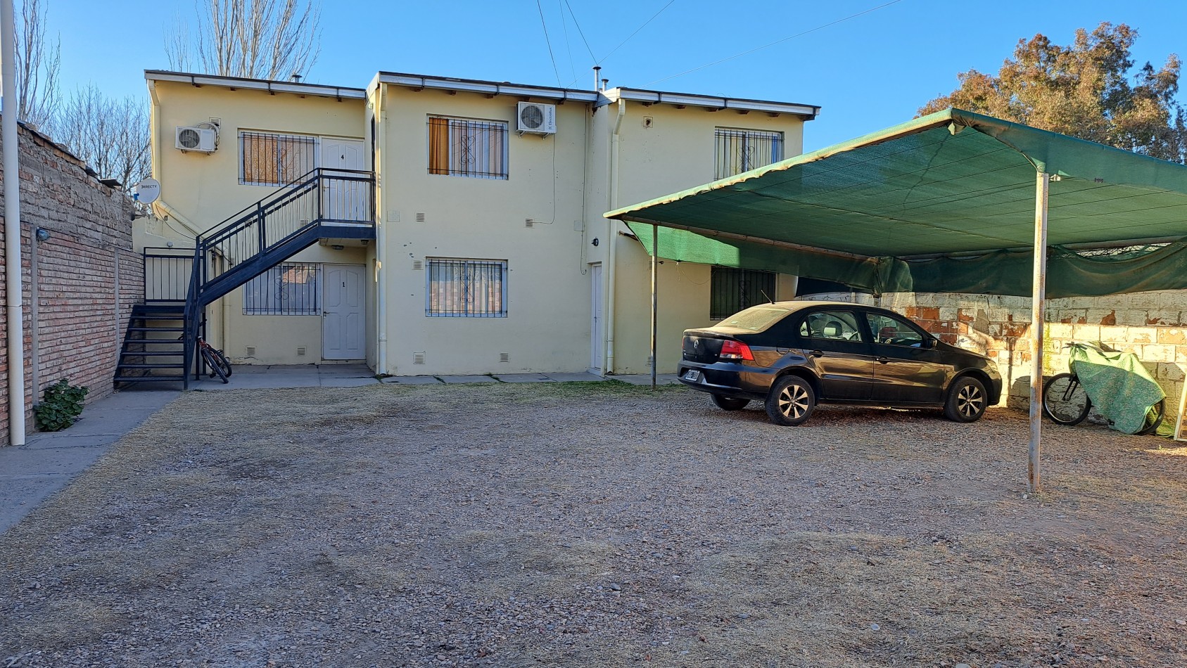 Vendo complejo de 4 Departamentos en Zona Gutierrez y Cabildo. San Rafael