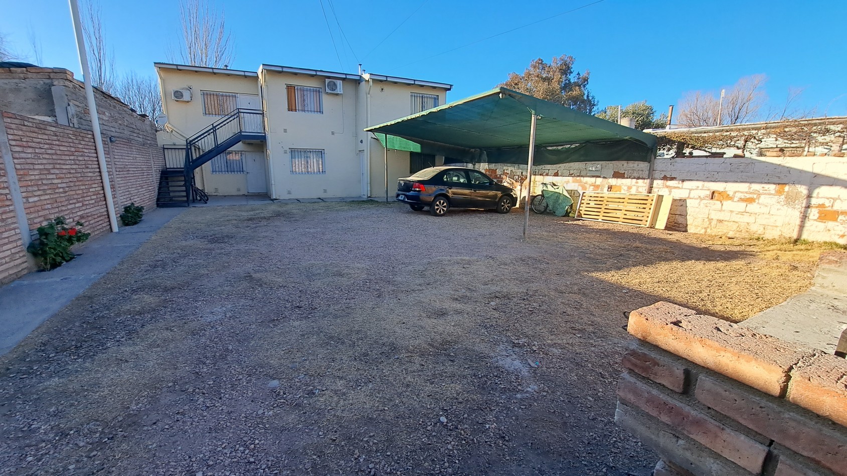 Vendo complejo de 4 Departamentos en Zona Gutierrez y Cabildo. San Rafael