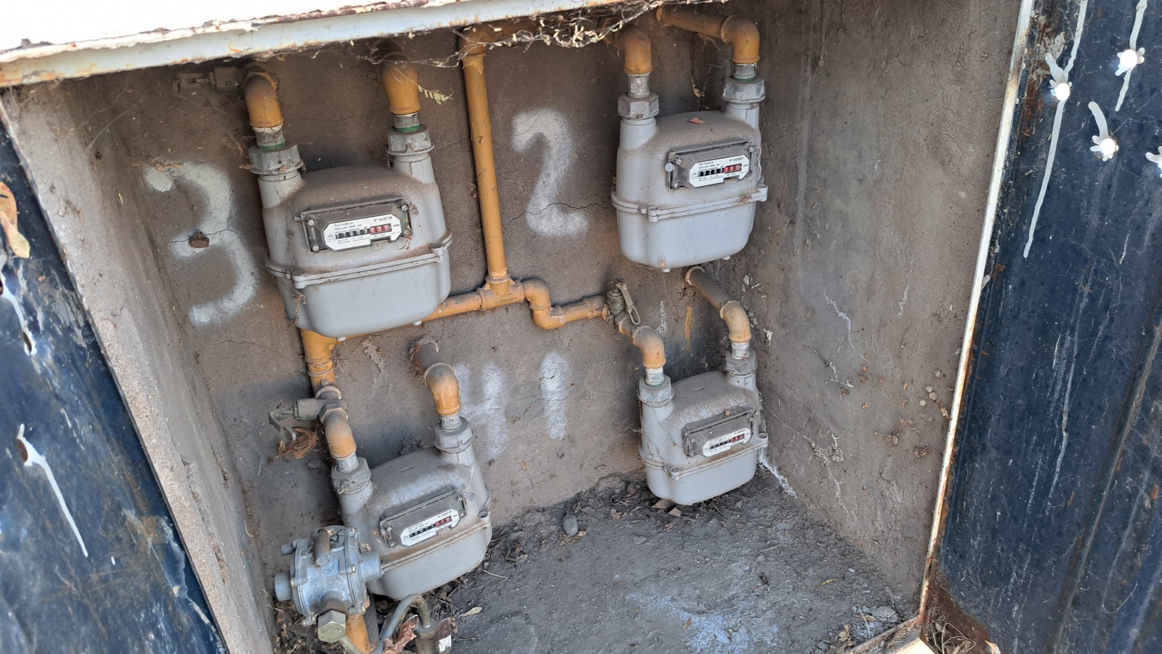 Vendo complejo de 4 Departamentos en Zona Gutierrez y Cabildo. San Rafael