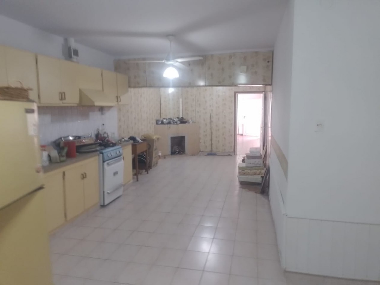 ✅️Vendo Casa Amplia de 176 m² con 400 m² de terreno. Zona Av Rivadavia. San Rafael valor 70.000