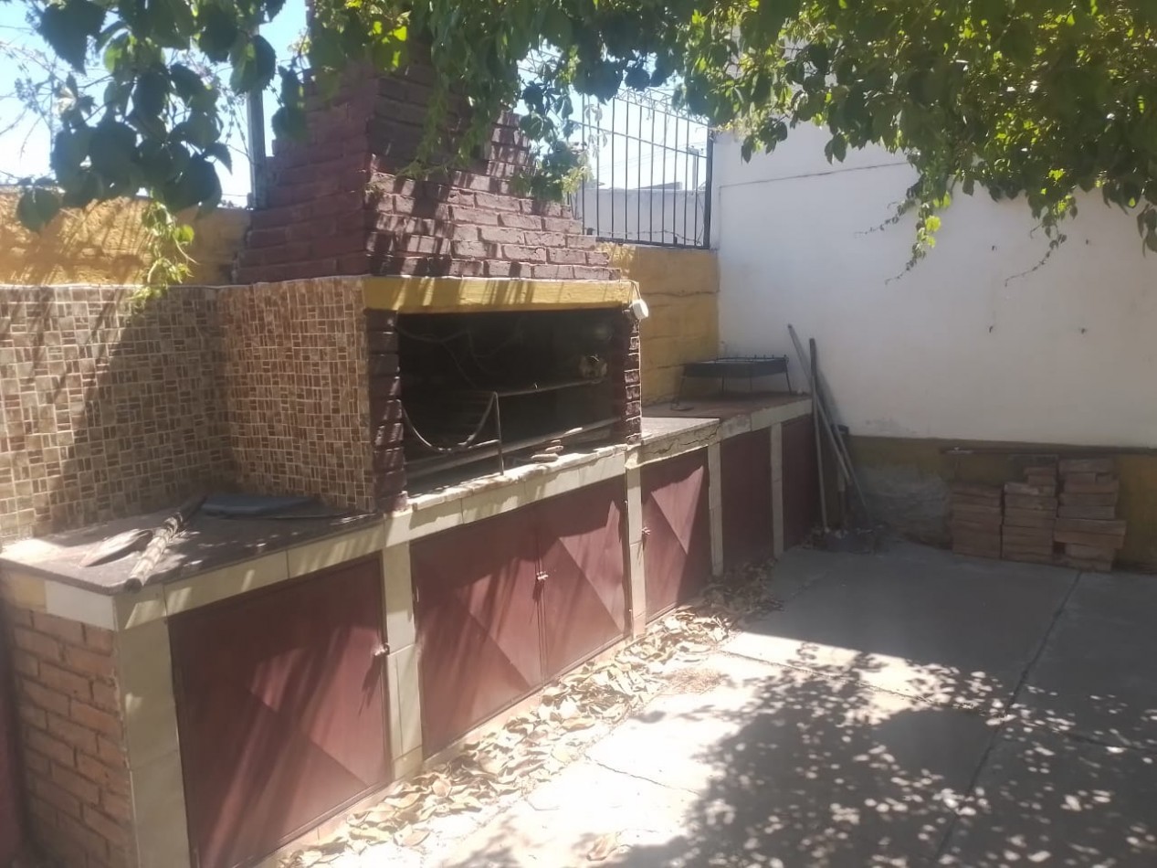 ✅️Vendo Casa Amplia de 176 m² con 400 m² de terreno. Zona Av Rivadavia. San Rafael valor 70.000