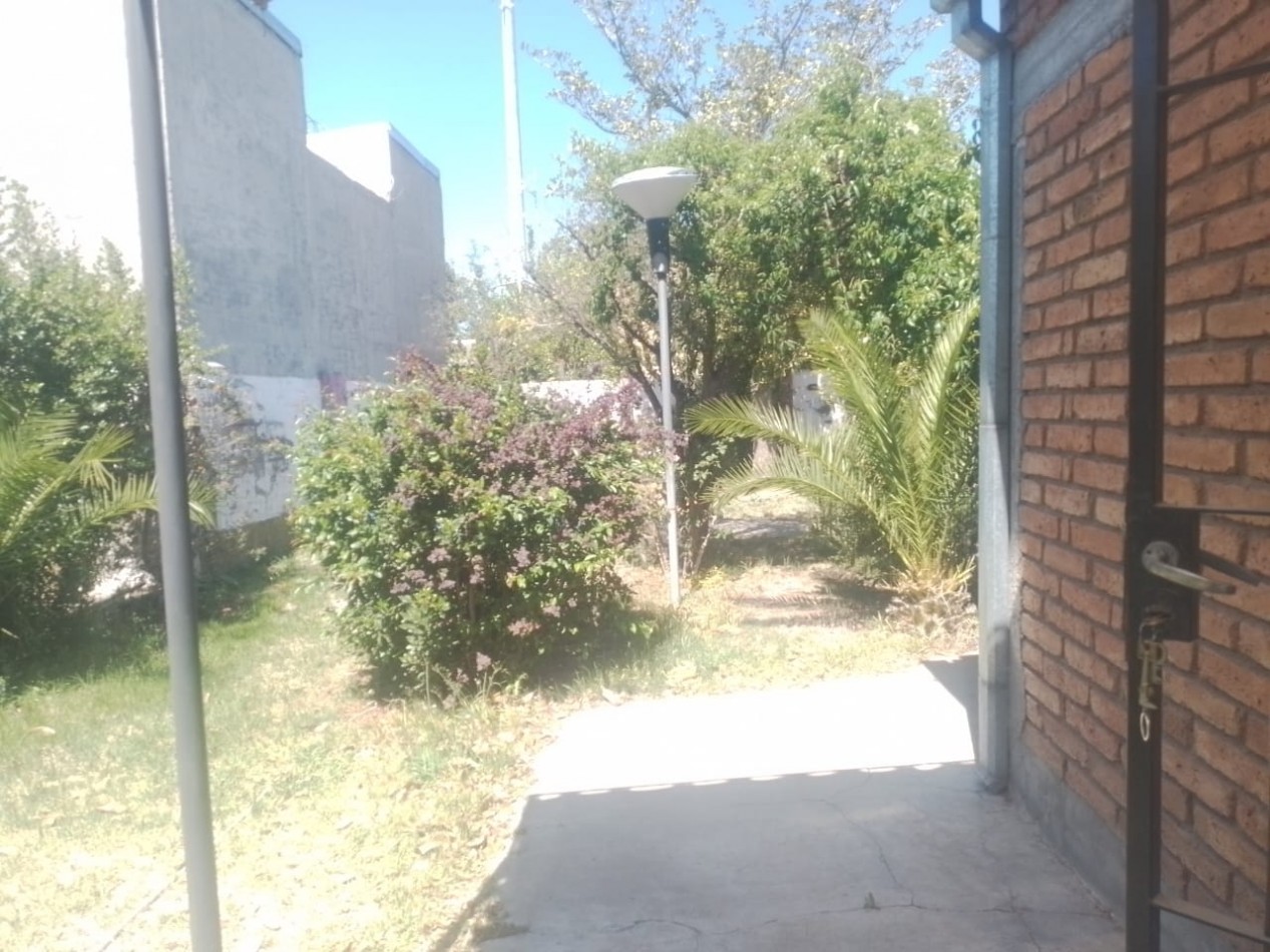 ✅️Vendo Casa Amplia de 176 m² con 400 m² de terreno. Zona Av Rivadavia. San Rafael valor 70.000