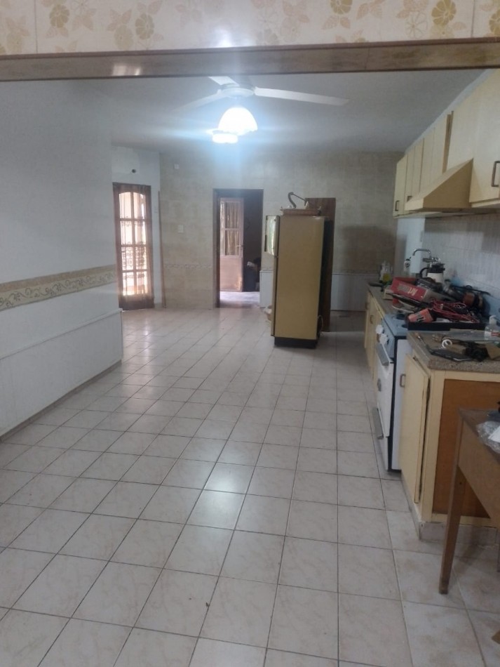 ✅️Vendo Casa Amplia de 176 m² con 400 m² de terreno. Zona Av Rivadavia. San Rafael valor 70.000