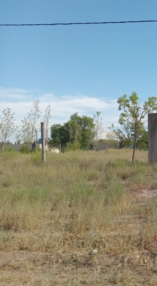Vendo Lote con cierre en zona del aeropuerto. Ideal cabañas u casa fin de semana. San Rafael