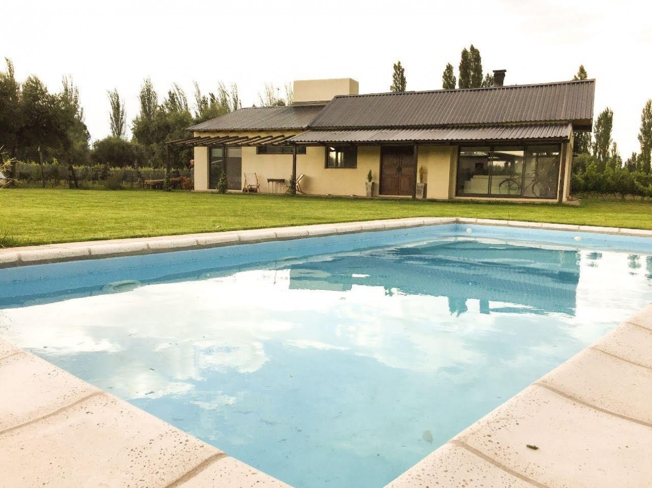Oferta Vendo Casa Quinta amplia con 3200 m2 . Cuadro Benegas. San Rafael