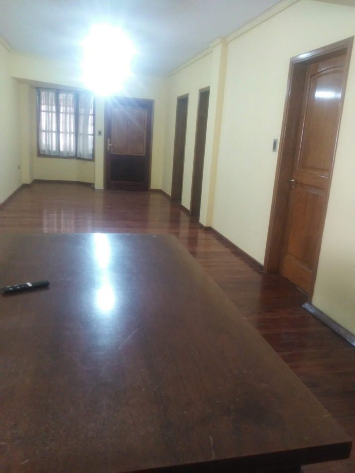 Vendo Casa amplia + Departamento Centrico. San Rafael.