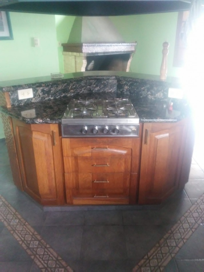 Vendo Casa amplia + Departamento Centrico. San Rafael.