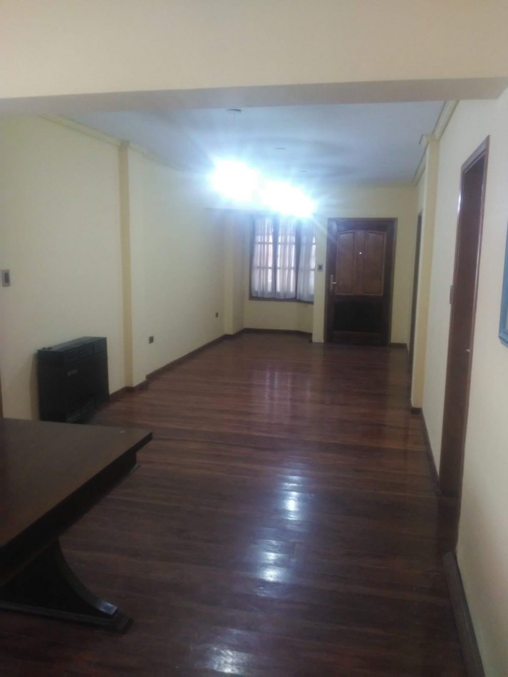 Vendo Casa amplia + Departamento Centrico. San Rafael.