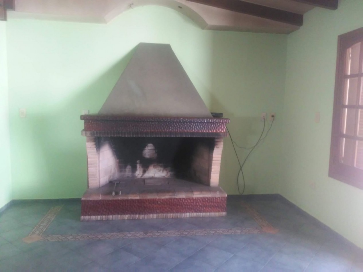 Vendo Casa amplia + Departamento Centrico. San Rafael.