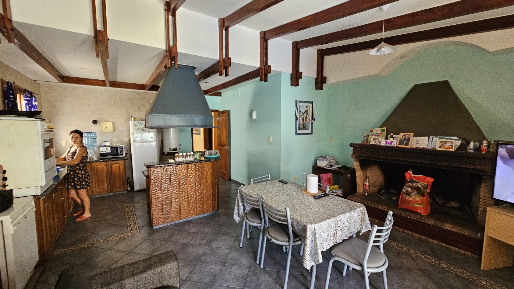 Vendo Casa amplia + Departamento Centrico. San Rafael.