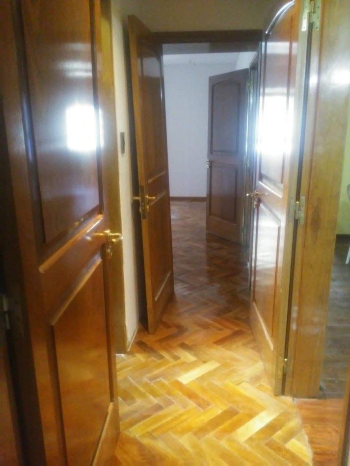 Vendo Casa amplia + Departamento Centrico. San Rafael.