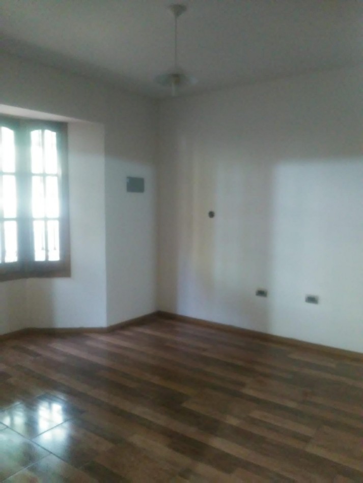 Vendo Casa amplia + Departamento Centrico. San Rafael.