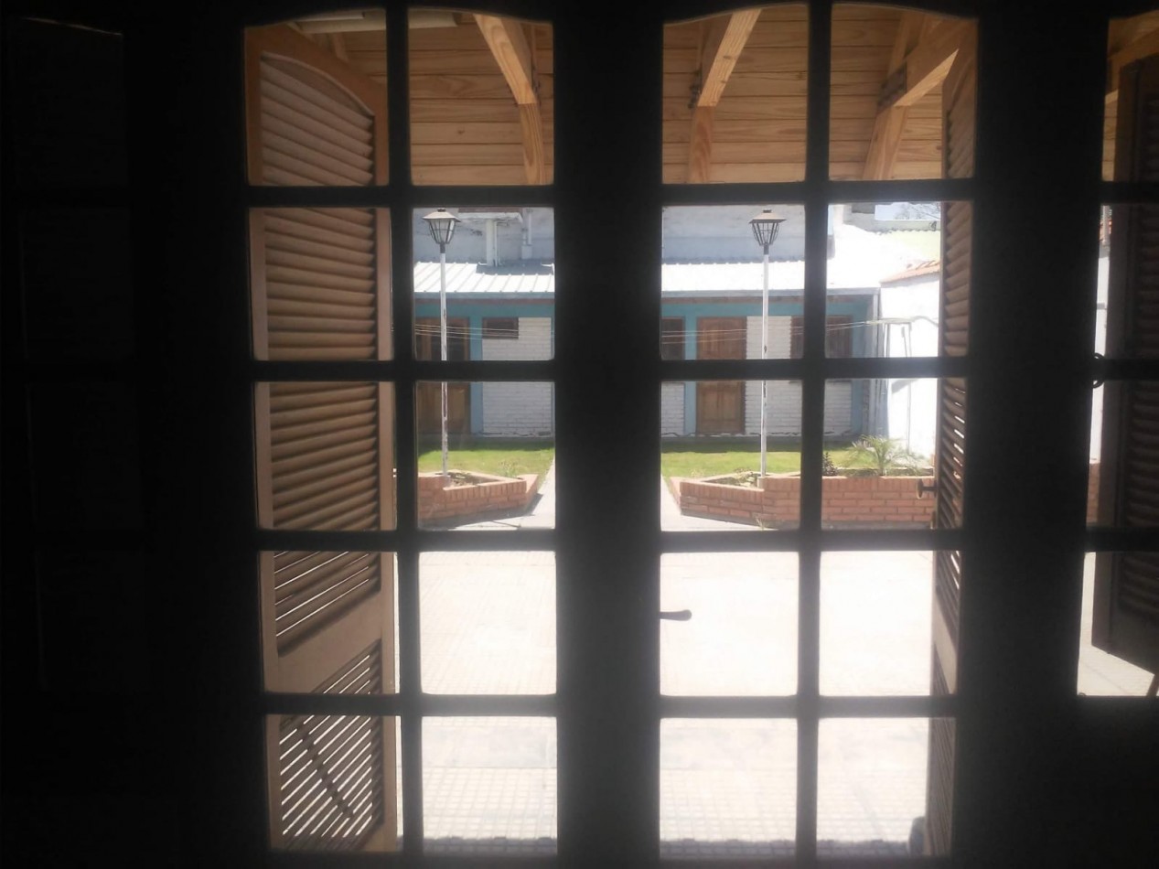 Vendo Casa amplia + Departamento Centrico. San Rafael.