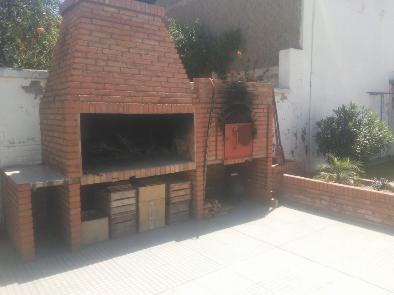 Vendo Casa amplia + Departamento Centrico. San Rafael.