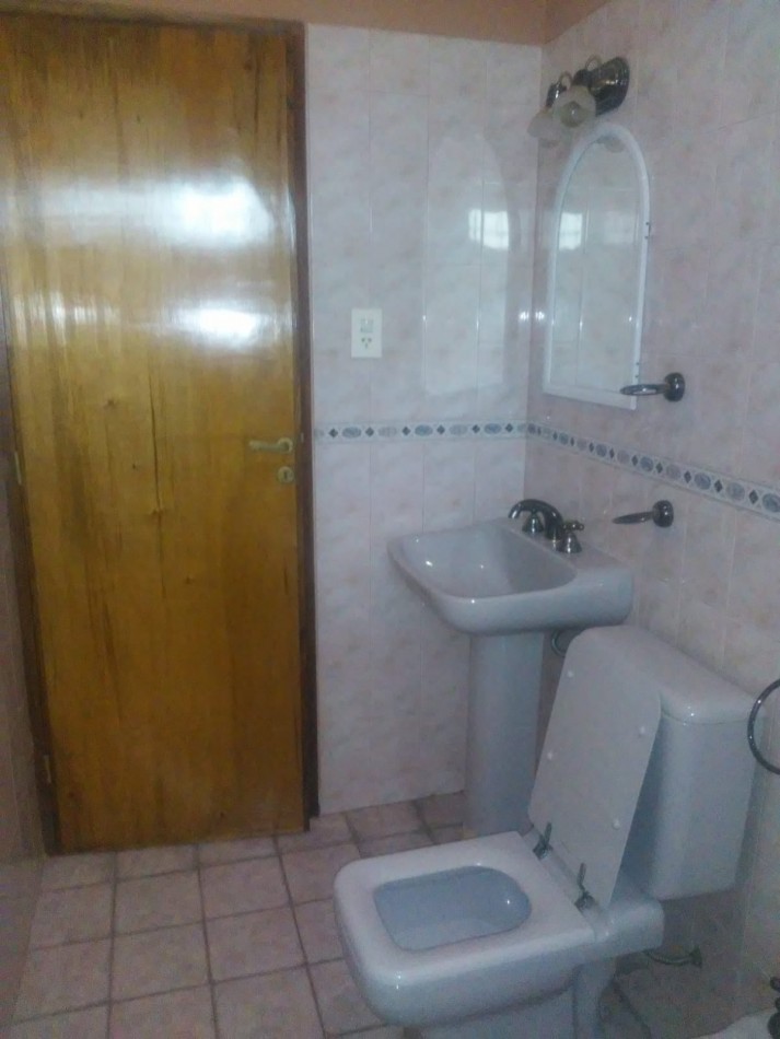 Vendo Casa amplia + Departamento Centrico. San Rafael.