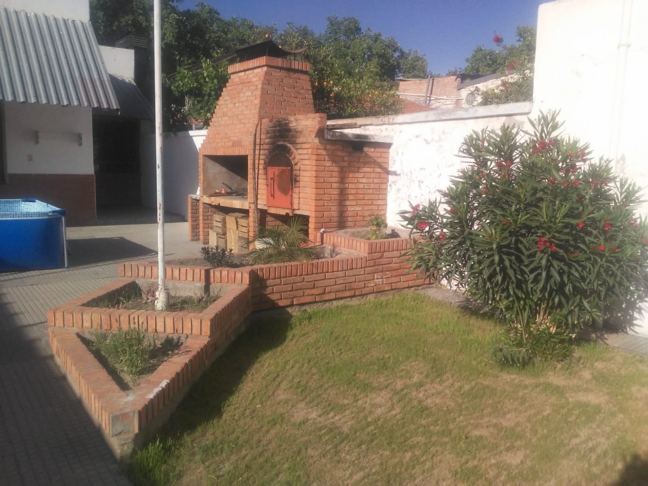 Vendo Casa amplia + Departamento Centrico. San Rafael.
