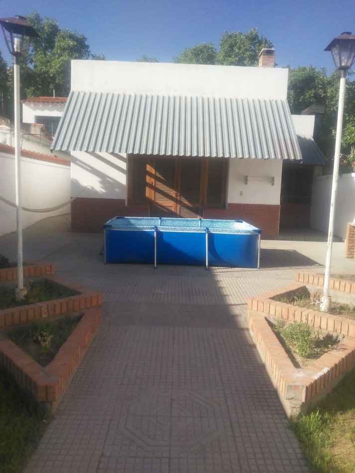 Vendo Casa amplia + Departamento Centrico. San Rafael.