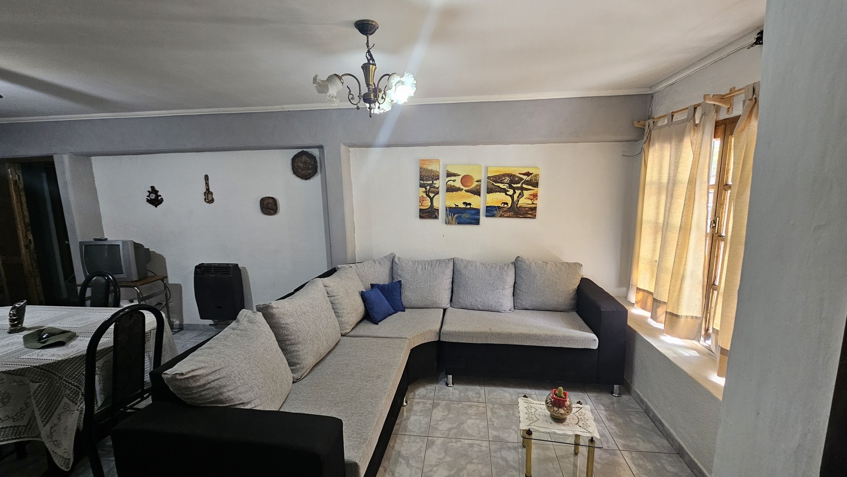 Vendo Casa tipo Duplex de 4 dormitorios, garage zona Av Moreno. San Rafael