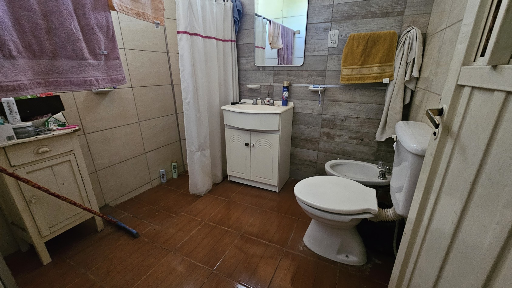 Vendo Casa tipo Duplex de 4 dormitorios, garage zona Av Moreno. San Rafael