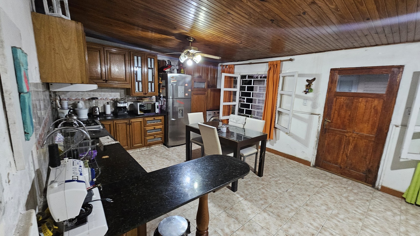 OPORTUNIDAD VENDO CASA + QUINCHO + TINGLADO 630 m² a 6 km de San Rafael. Zona a metros de Adolfo Calle.