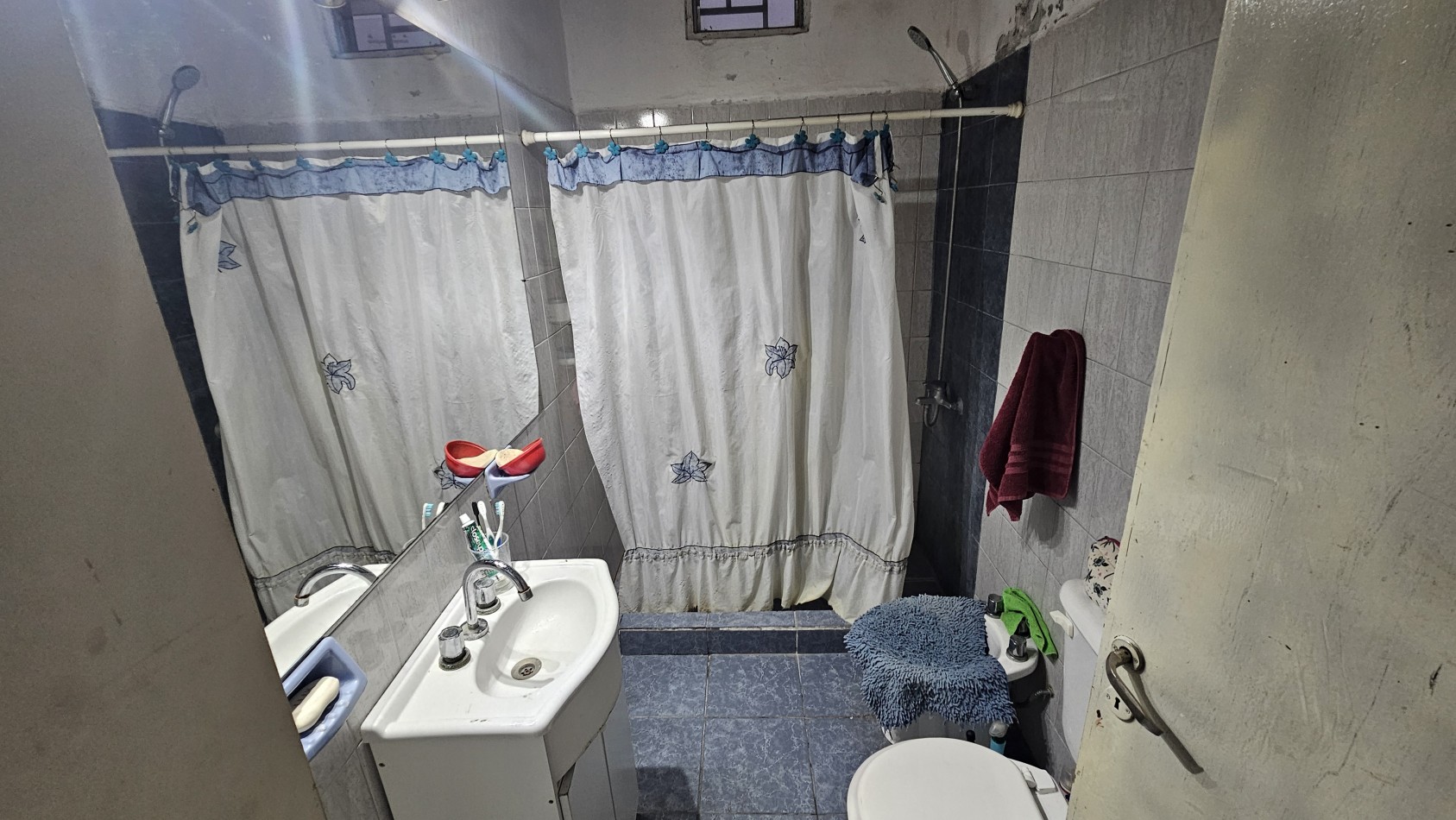 OPORTUNIDAD VENDO CASA + QUINCHO + TINGLADO 630 m² a 6 km de San Rafael. Zona a metros de Adolfo Calle.