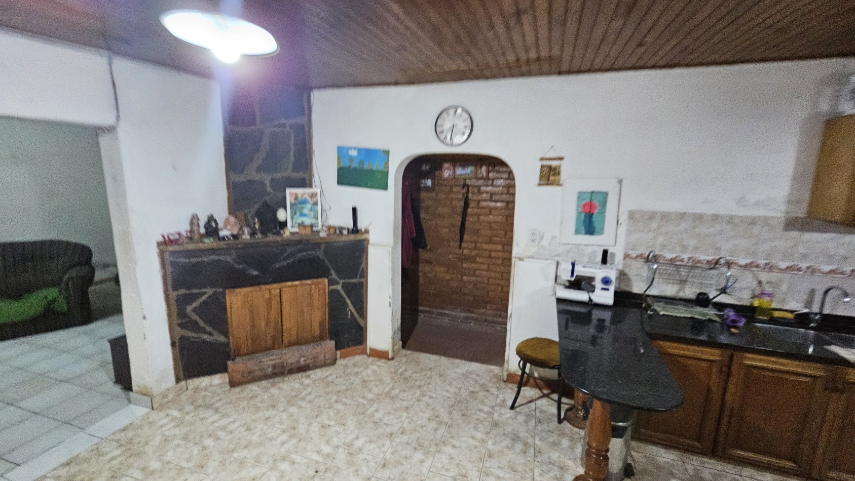 OPORTUNIDAD VENDO CASA + QUINCHO + TINGLADO 630 m² a 6 km de San Rafael. Zona a metros de Adolfo Calle.