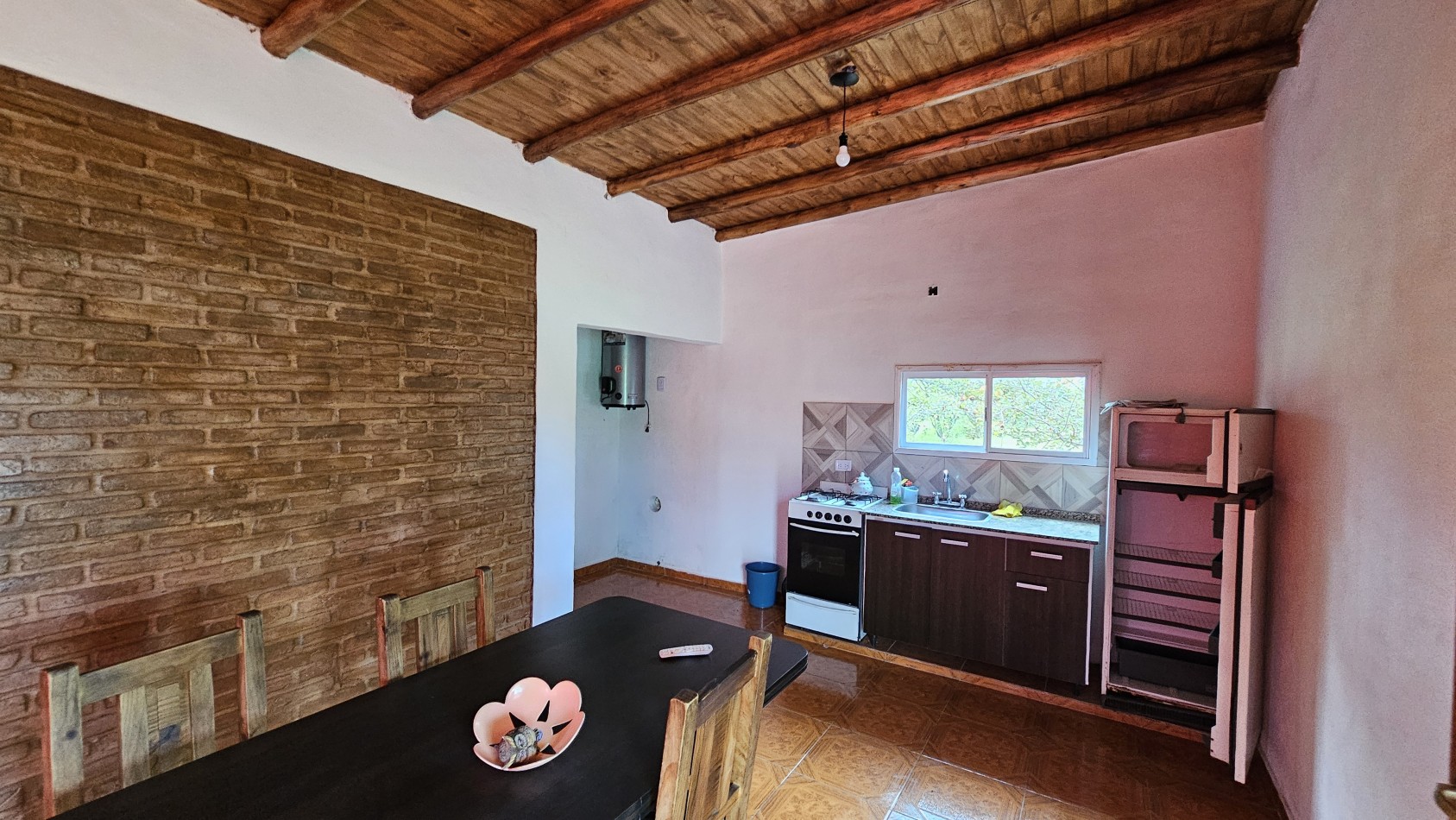 Vendo complejo trabajando de Casa + 3 cabañas en 2.48 hectareas. Rama Caida. San Rafael