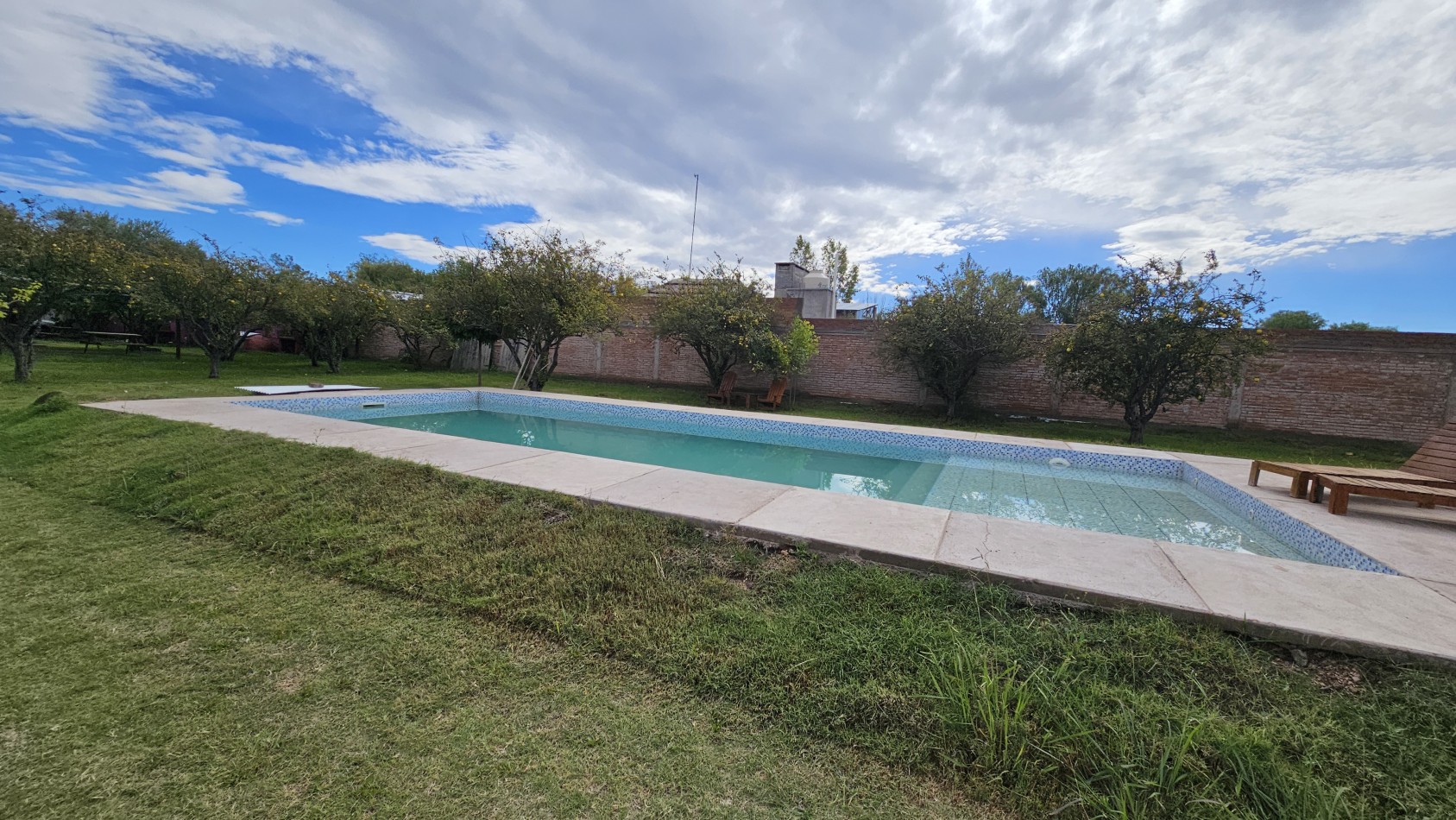 Vendo complejo trabajando de Casa + 3 cabañas en 2.48 hectareas. Rama Caida. San Rafael